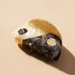 NWT  Anthropologie Yin And Yang Claw Hair Clip